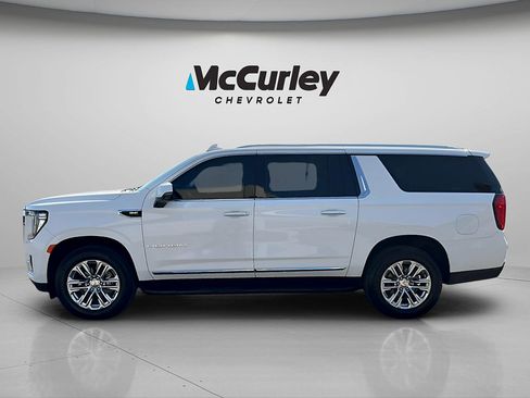 Used 2022 GMC Yukon XL SLT w/ SLT Premium Package AWD/4WD image 4
