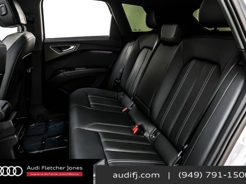 Used 2024 Audi Q4 e-tron Premium Plus w/ Premium Plus image 8