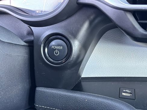 Certified 2025 Toyota Sienna LE image 27