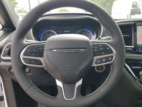 New 2027 Chrysler Pacifica Select FWD image 25