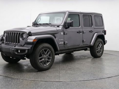 Used 2025 Jeep Wrangler Unlimited Sport AWD/4WD image 3