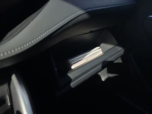 Used 2024 Toyota Highlander LE image 37