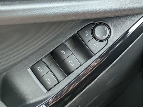 Used 2026 Chevrolet Equinox LT w/ Convenience Package II FWD image 25