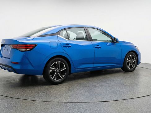 Used 2025 Nissan Sentra SV image 9