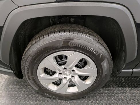 Used 2023 Toyota RAV4 LE AWD/4WD image 7
