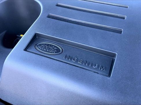 Used 2025 Land Rover Defender 110 X-Dynamic SE image 32