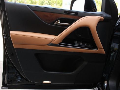 Used 2026 Lexus LX 700h Luxury w/ Accessory Package (Z1) image 28