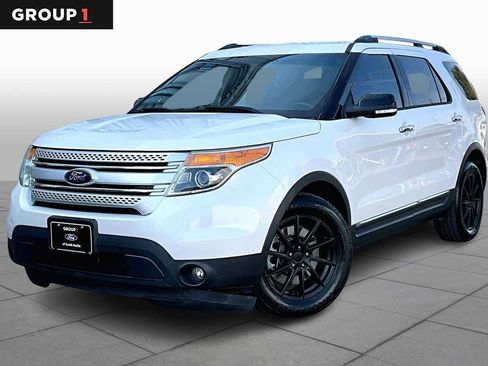 Used 2014 Ford Explorer XLT w/ Equipment Group 202A image 1