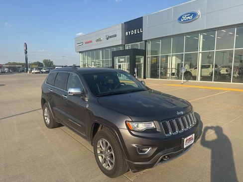 Used 2015 Jeep Grand Cherokee Overland w/ Advanced Technology Group image 4