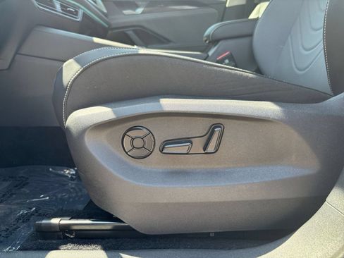 Used 2026 Volkswagen Tiguan SE AWD/4WD image 20