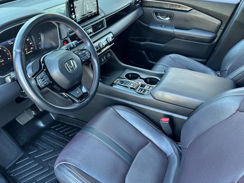 Used 2025 Honda Pilot Black Edition image 11