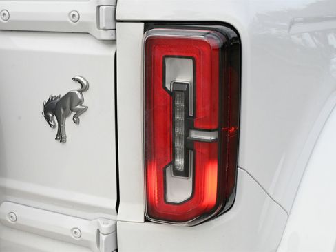 Used 2023 Ford Bronco Outer Banks image 22