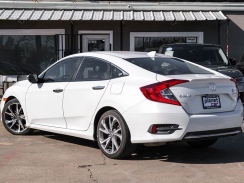 Used 2019 Honda Civic Touring image 11