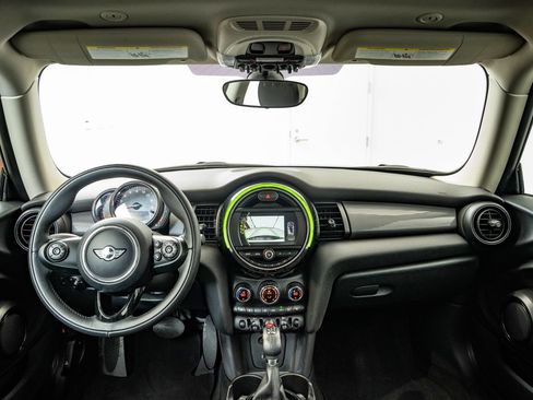 Used 2018 MINI Cooper 2-Door Hardtop FWD image 4