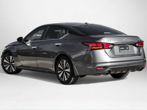 Used 2021 Nissan Altima 2.5 SV w/ SV Premium Package image 8