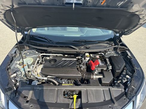 Used 2025 Nissan Rogue SV image 32