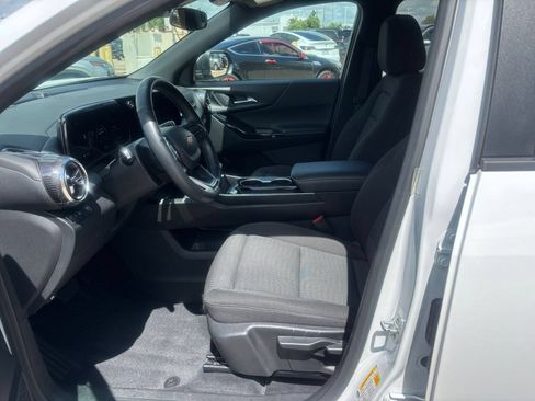 Used 2025 Chevrolet Equinox LT FWD image 26
