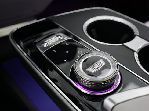 Used 2024 Cadillac Lyriq Luxury RWD image 19