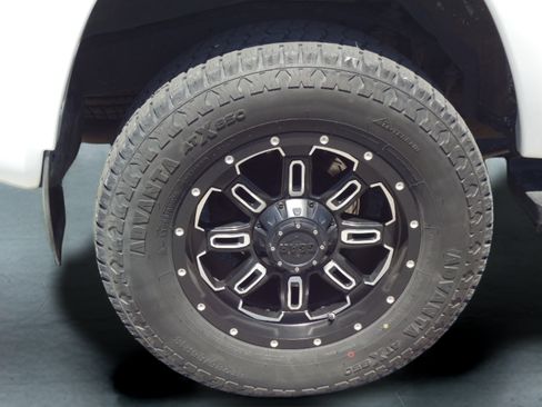 Used 2018 Toyota 4Runner TRD Off-Road Premium AWD/4WD image 9
