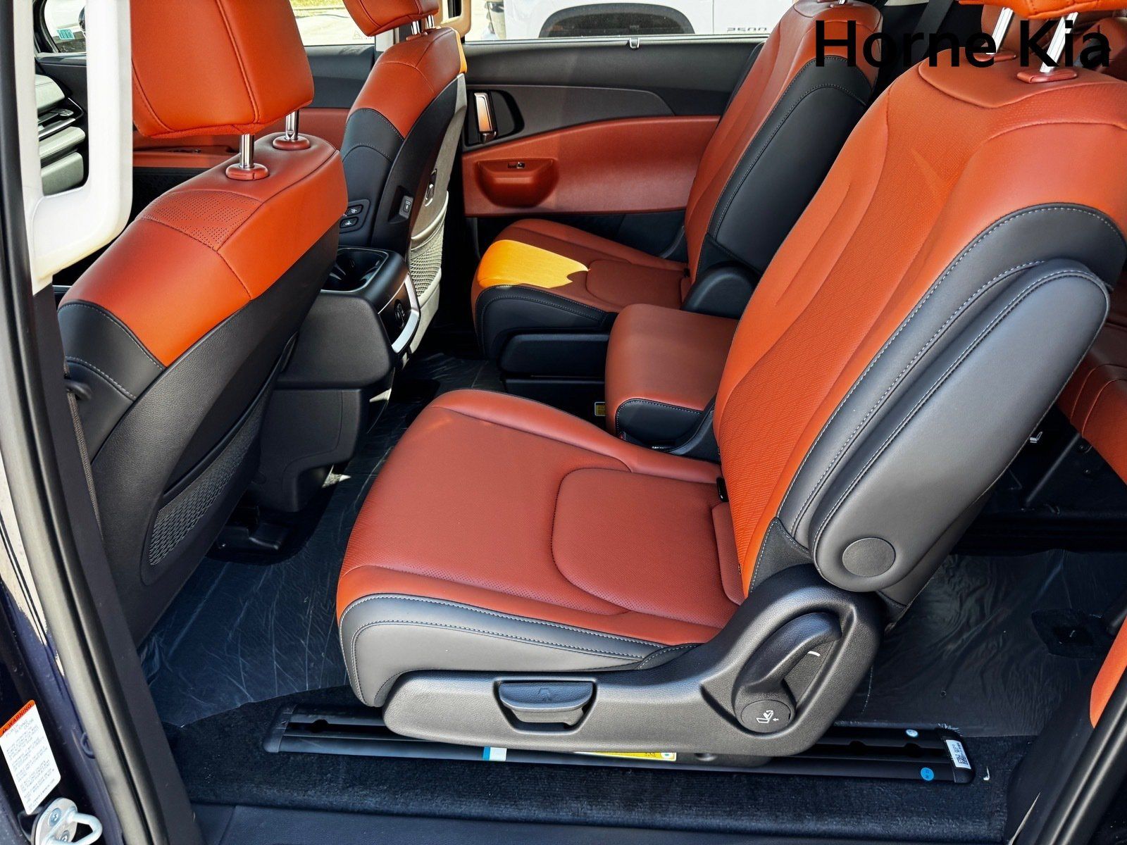 New 2026 Kia Carnival EX FWD image 10
