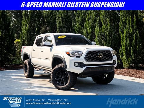 Used 2020 Toyota Tacoma TRD Off-Road AWD/4WD image 1