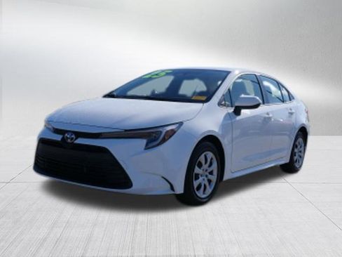 Used 2025 Toyota Corolla LE image 7