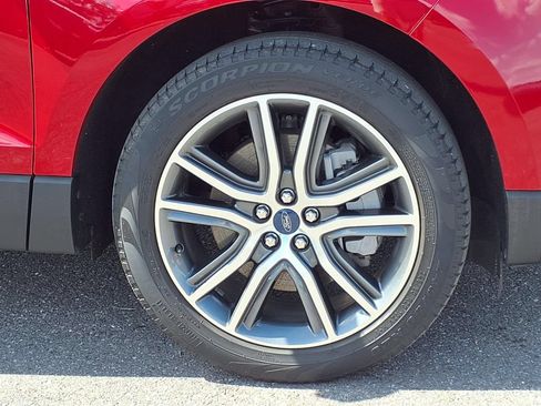 Used 2022 Ford Edge Titanium AWD/4WD image 9