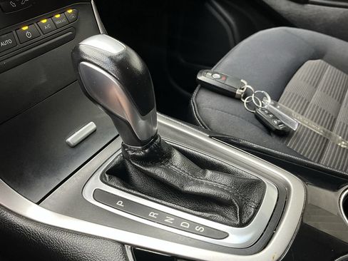 Used 2018 Ford Edge SEL AWD/4WD image 22