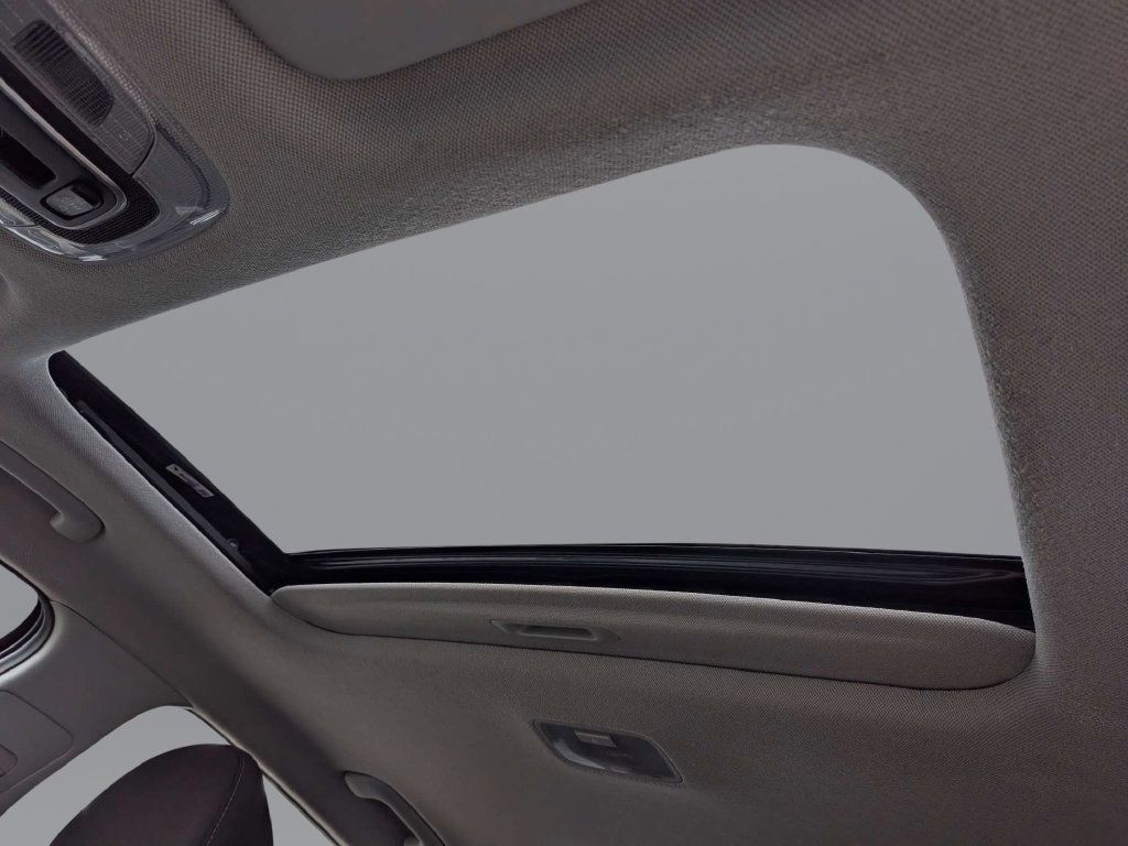 Certified 2025 Hyundai Elantra SEL FWD image 27