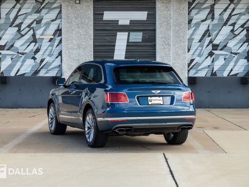 Used 2019 Bentley Bentayga AWD/4WD image 11