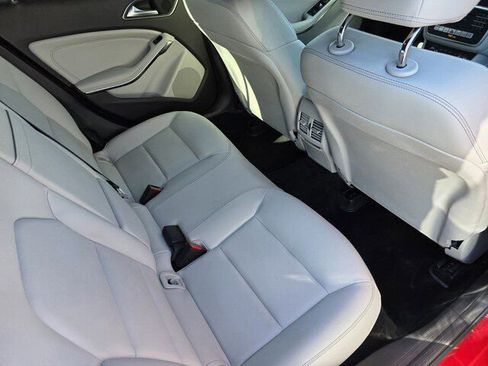 Used 2020 Mercedes-Benz GLA 250 image 30