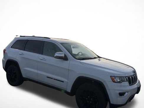 Used 2017 Jeep Grand Cherokee Limited image 14
