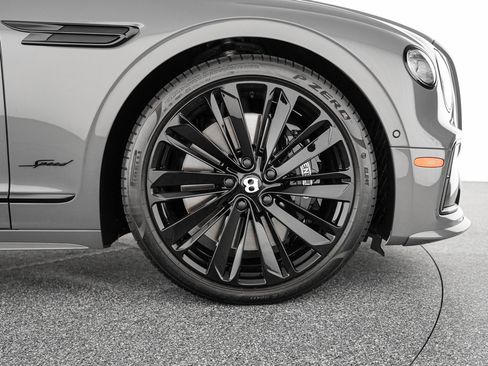 Used 2025 Bentley Flying Spur Plug-In Hybrid AWD/4WD image 38