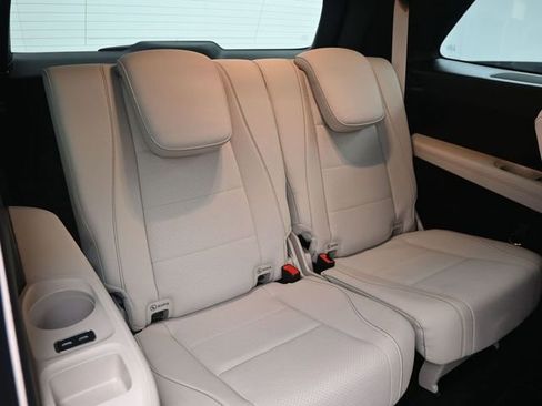 Used 2025 Mercedes-Benz GLS 450 4MATIC image 44