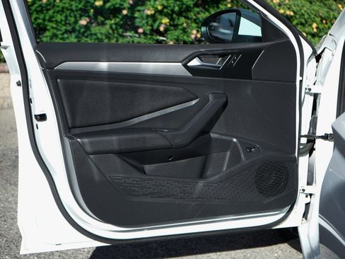 Used 2020 Volkswagen Jetta SE image 14