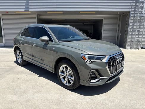 Used 2025 Audi Q3 2.0T Premium w/ Convenience Package AWD/4WD image 4