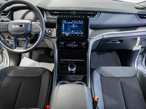 New 2025 Jeep Grand Cherokee L Laredo w/ Luxury Tech Group I image 19