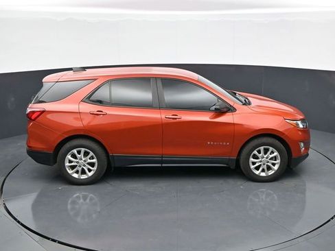 Used 2020 Chevrolet Equinox LS w/ LS Convenience Package FWD image 32