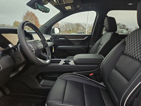 New 2026 GMC Acadia Denali image 9