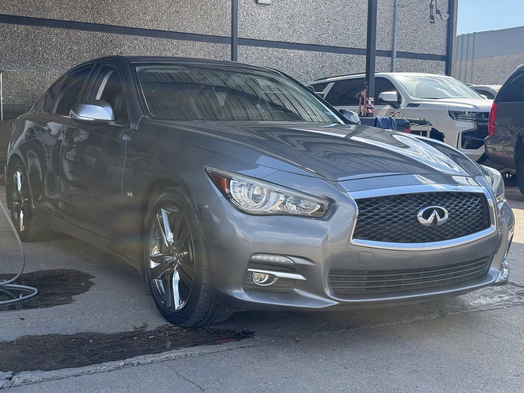 Used 2017 INFINITI Q50 3.0t Premium w/ Cargo Package (L95) RWD image 3