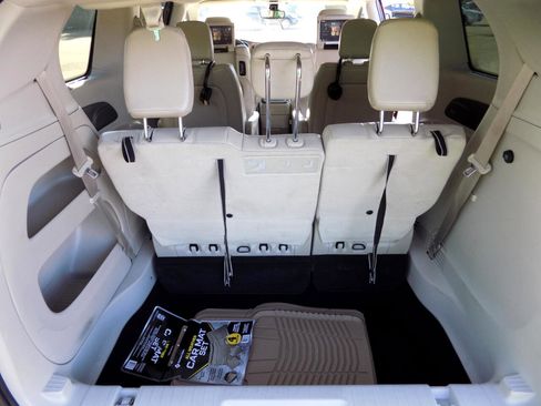 Used 2017 Chrysler Pacifica Touring-L Plus w/ Tire & Wheel Group image 29