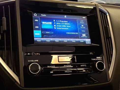 Used 2023 Subaru Crosstrek 2.0i Premium image 3