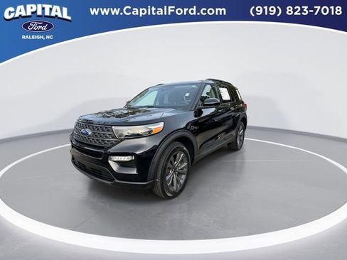 Certified 2022 Ford Explorer XLT w/ Equipment Group 202A image 4