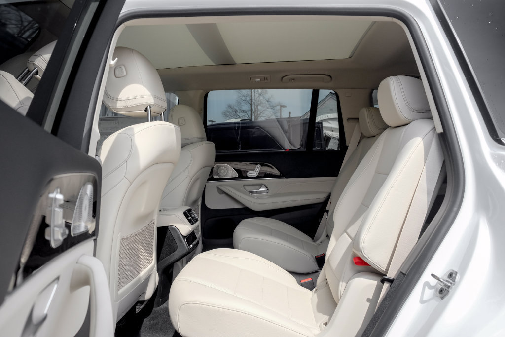 Used 2026 Mercedes-Benz GLS 450 4MATIC image 18