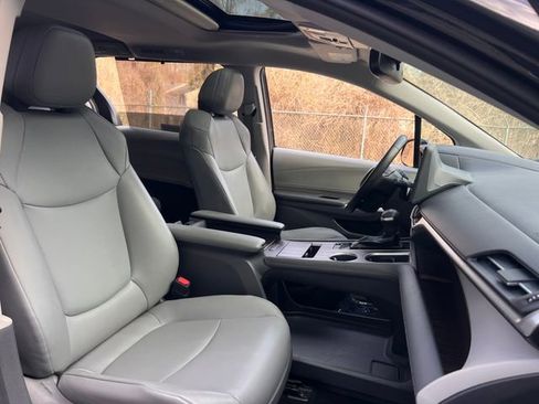 Used 2021 Toyota Sienna XLE image 35