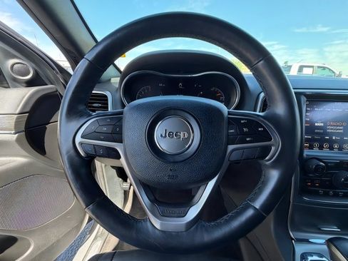Used 2018 Jeep Grand Cherokee Limited RWD image 19