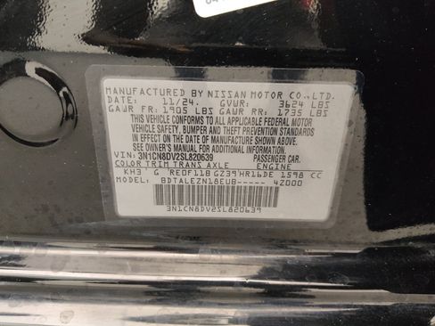 Used 2025 Nissan Versa S w/ Trunk Package FWD image 33