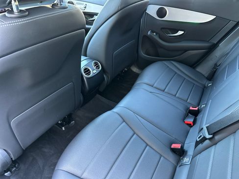 Used 2021 Mercedes-Benz GLC 300 4MATIC image 12