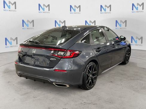 Used 2024 Honda Civic Sport Touring image 5