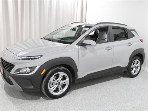 Used 2022 Hyundai Kona SEL image 3